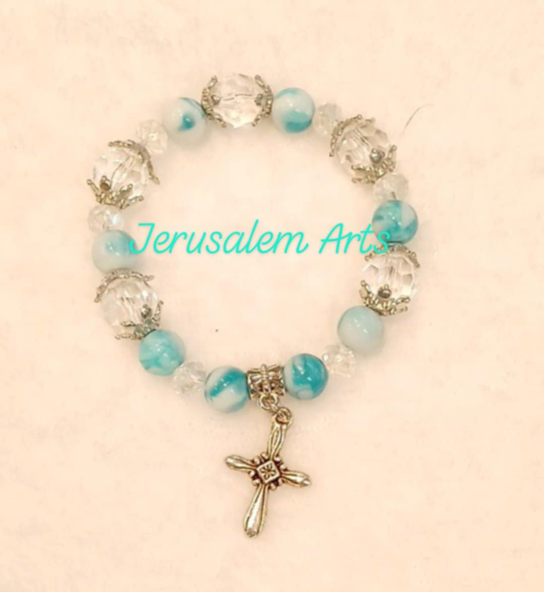 Bracelet clear and light blue beads