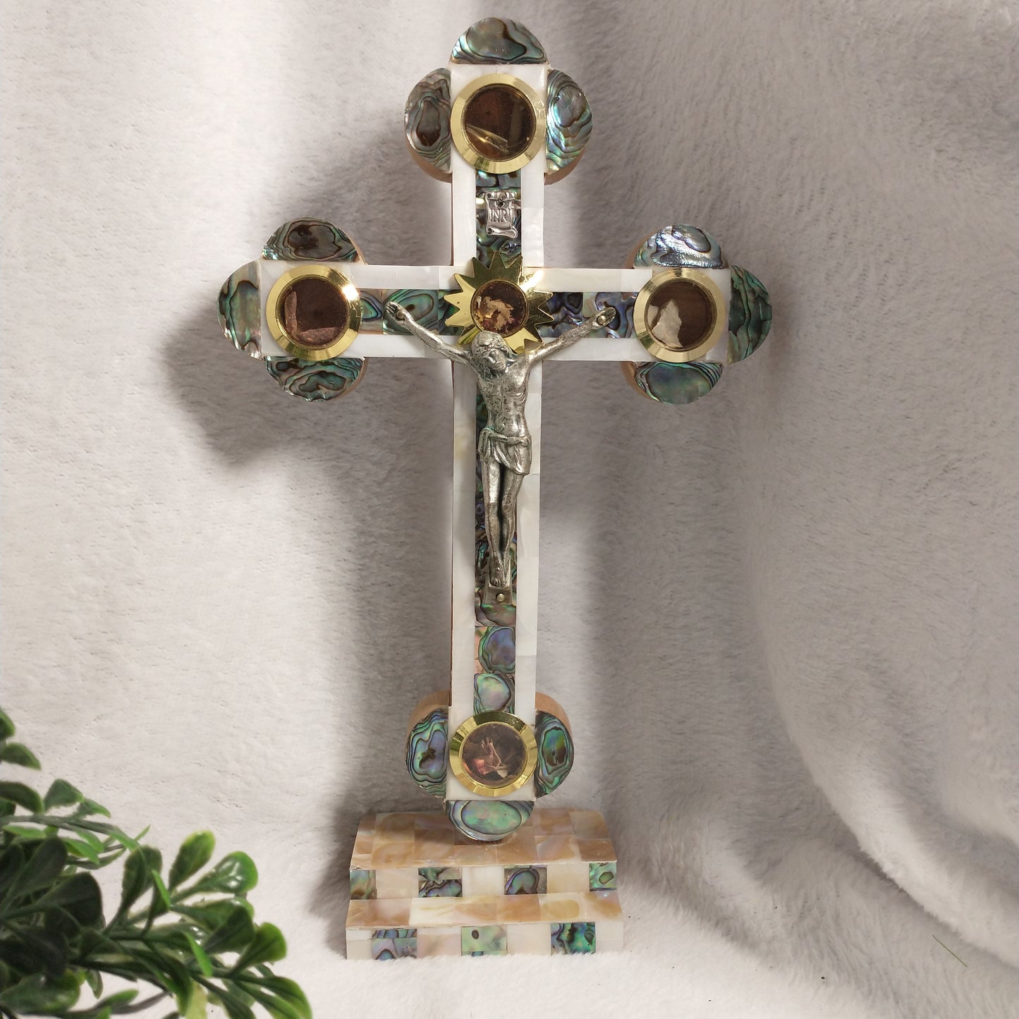 Cross Mother of pearl and Olive wood .