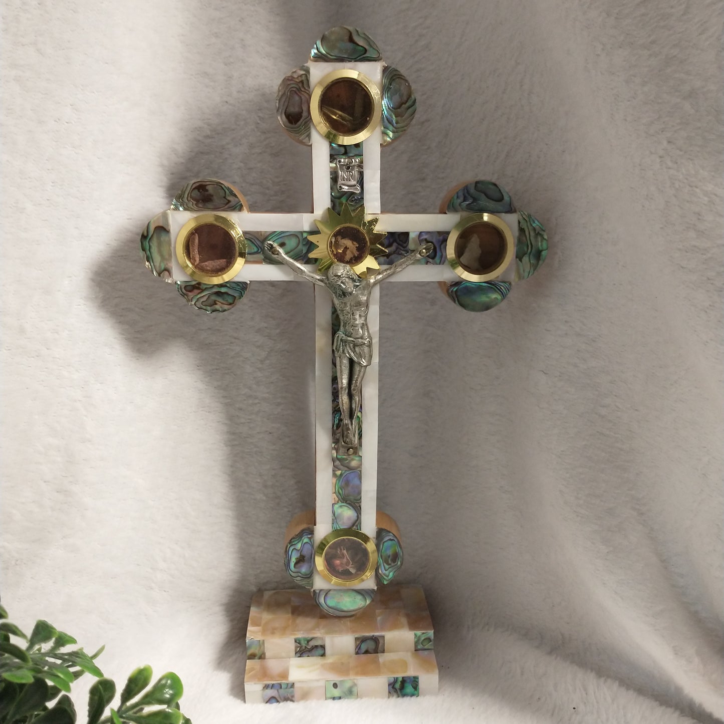Cross Mother of pearl and Olive wood .