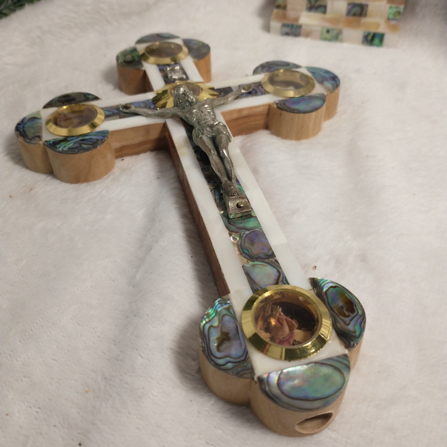 Cross Mother of pearl and Olive wood .