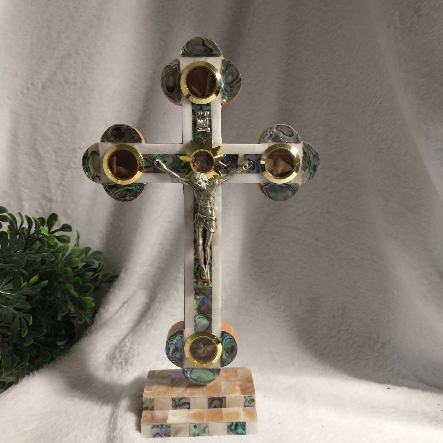 Cross Mother of pearl and Olive wood .