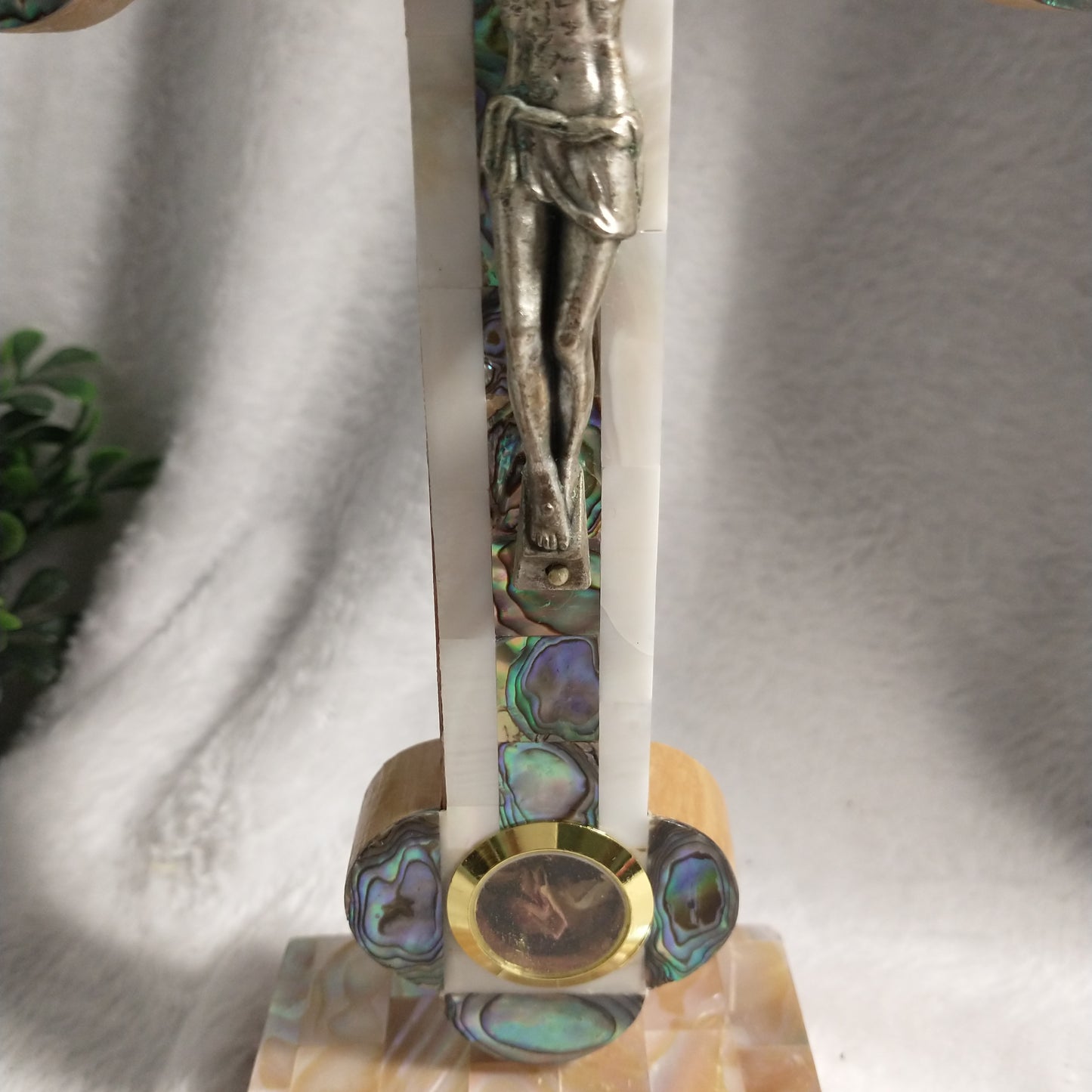 Cross Mother of pearl and Olive wood .