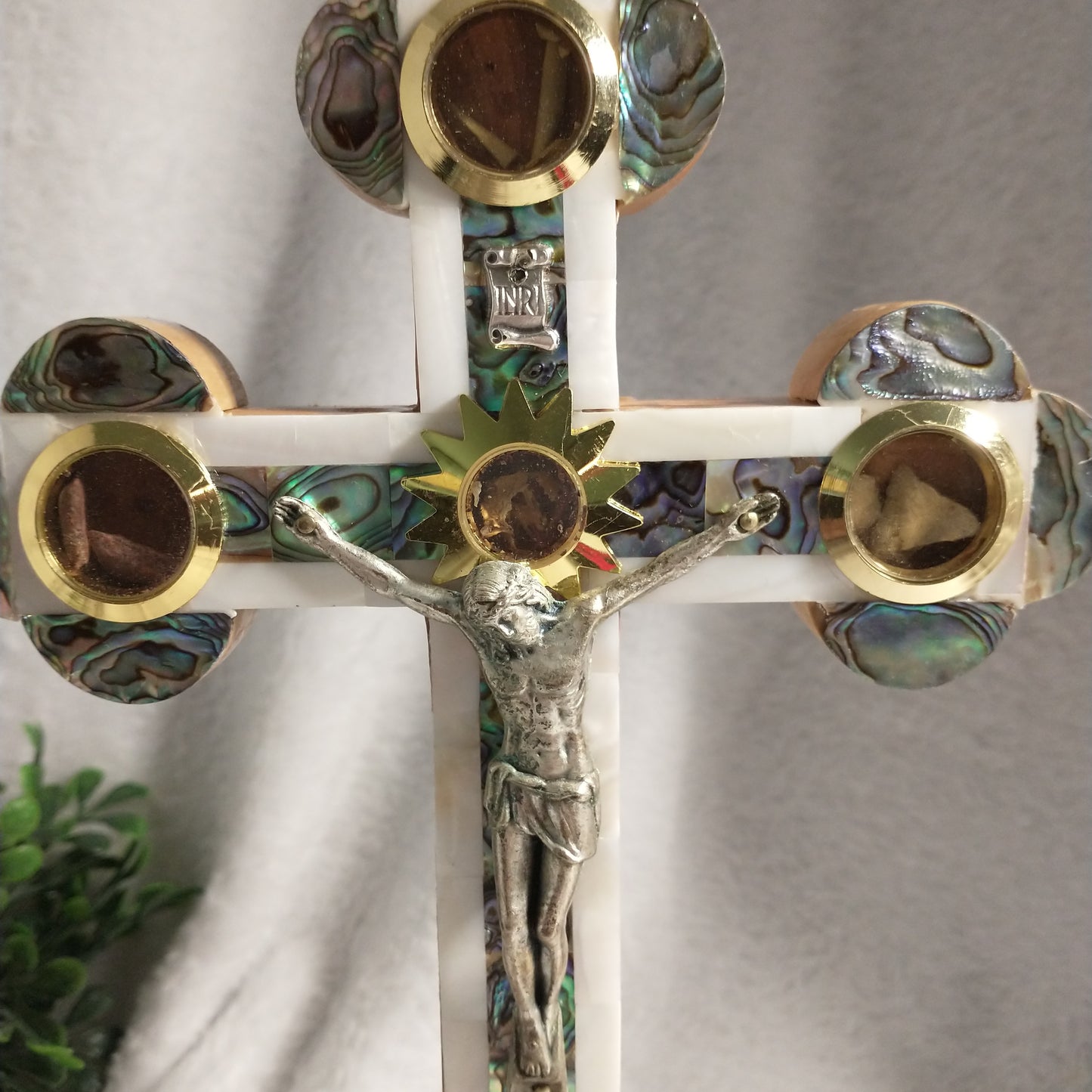 Cross Mother of pearl and Olive wood .