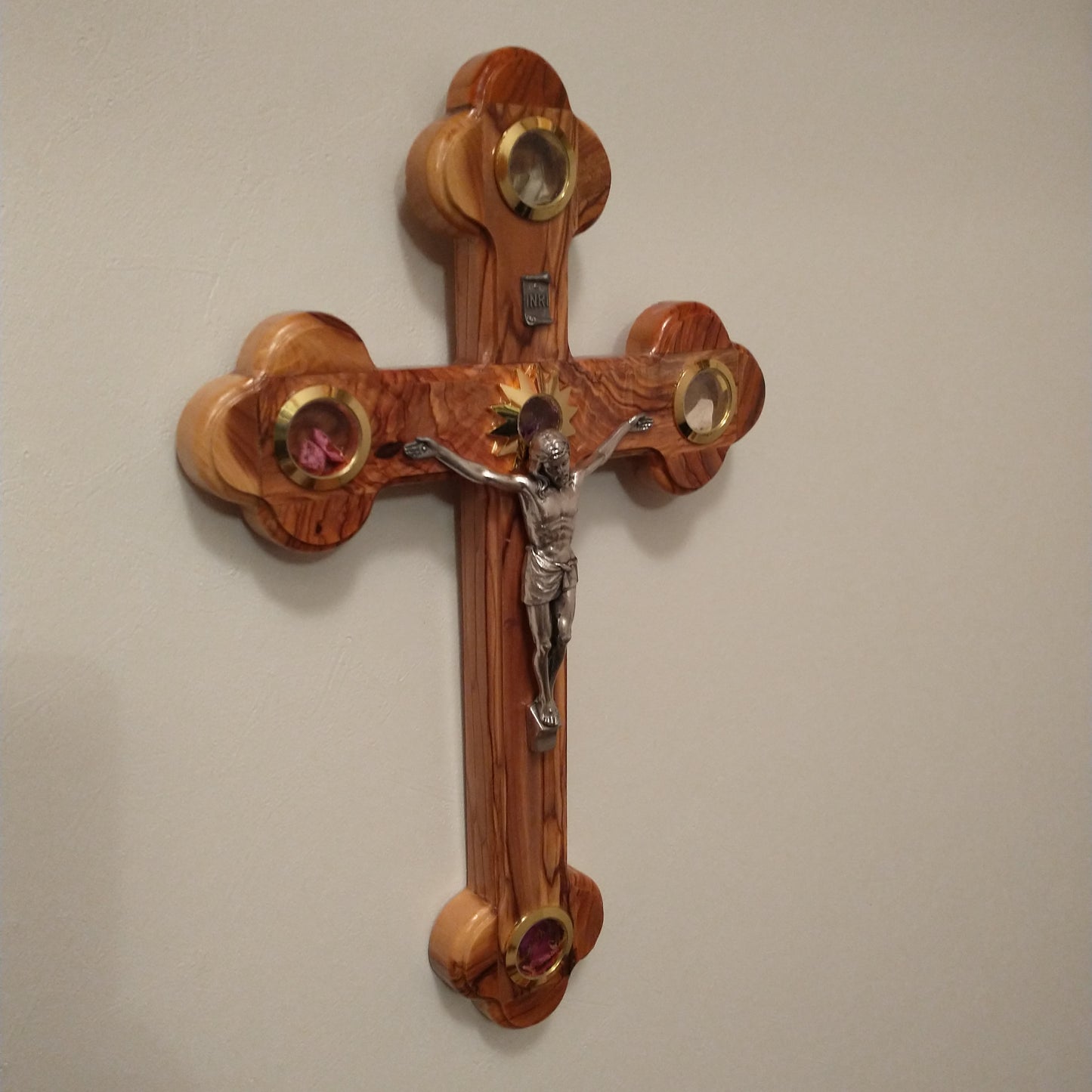 Cruz de madera de olivo, hecha a mano en Belén / Tierra Santa