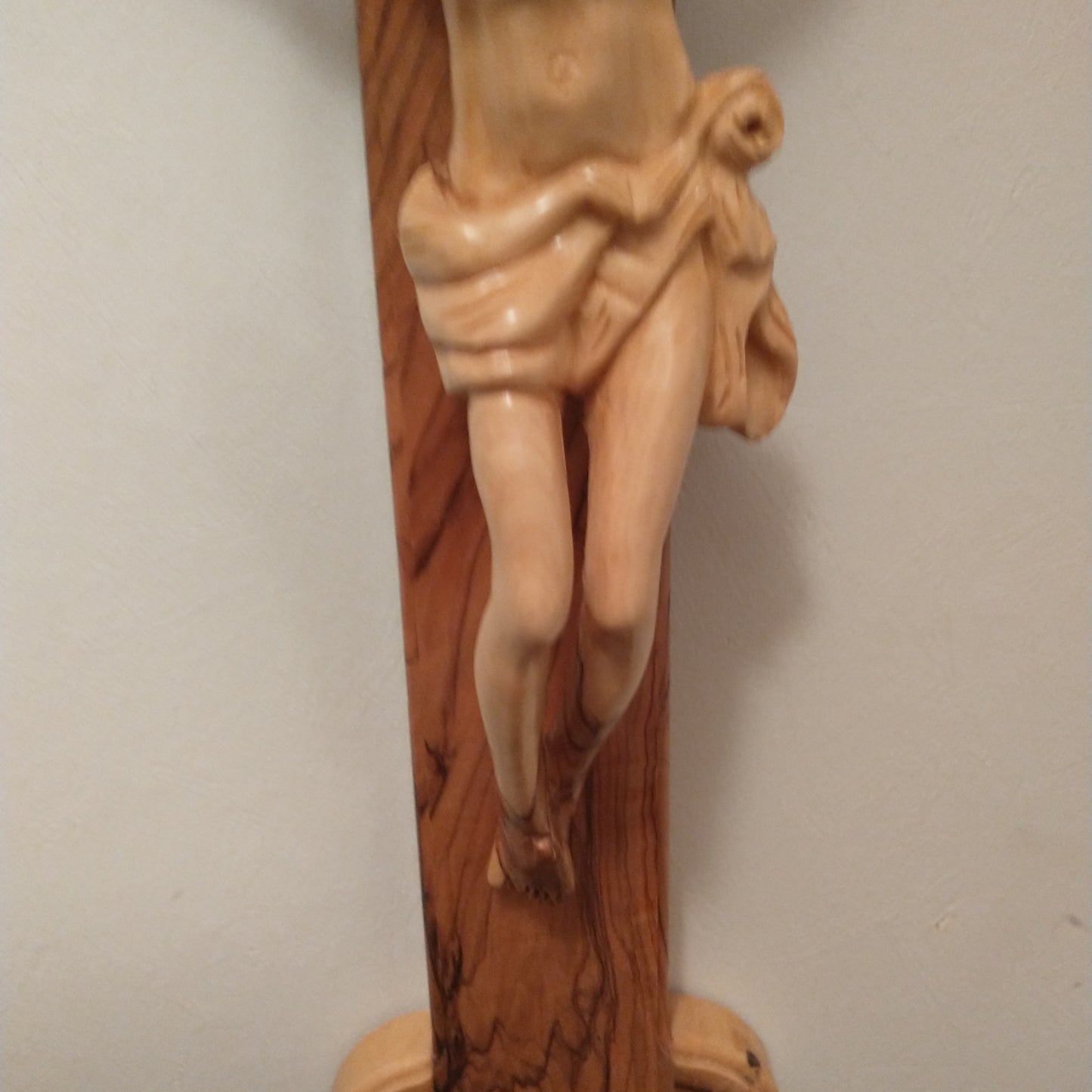 Cruz. Madera de olivo, hecha a mano en Belén/Tierra Santa.