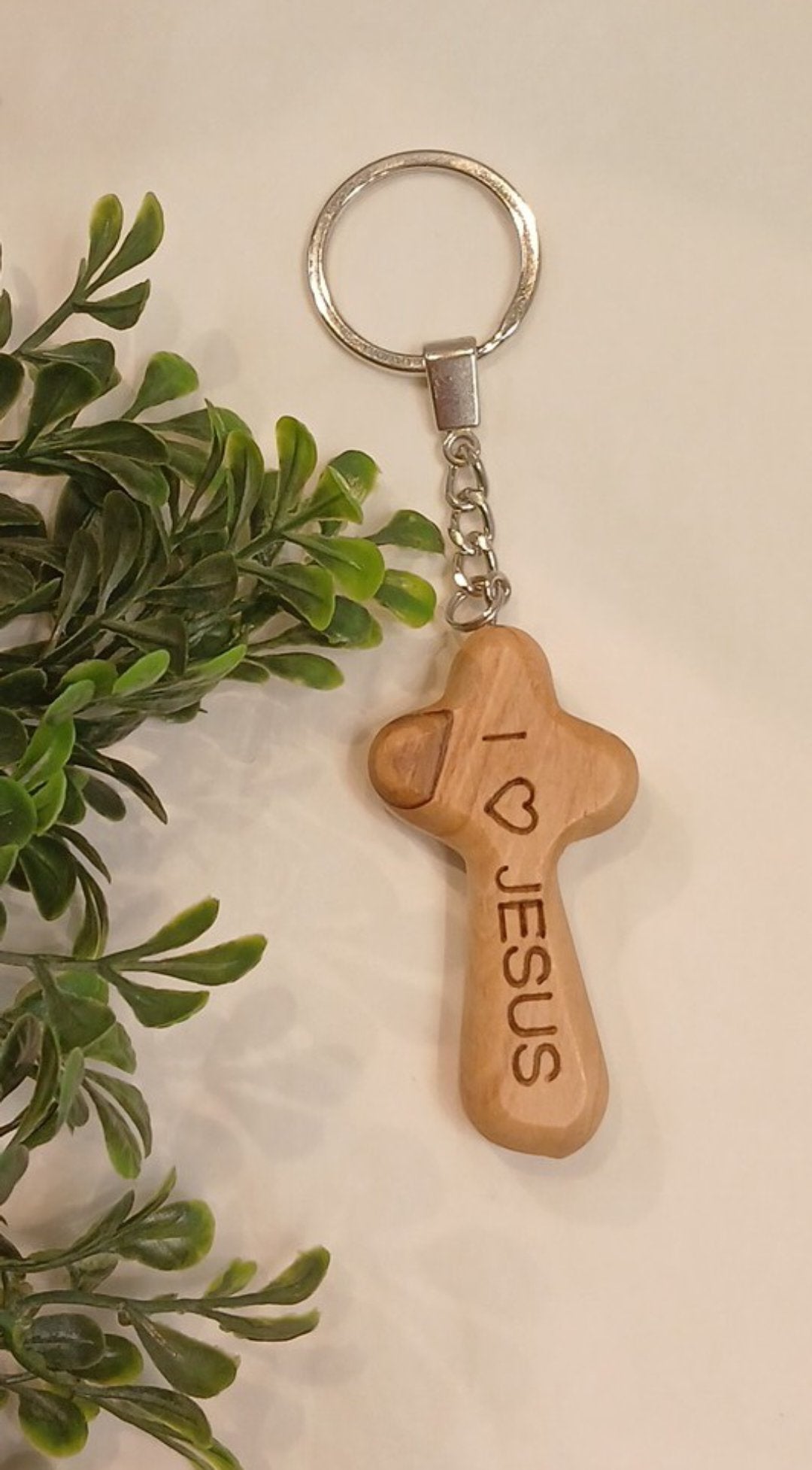 Keychain olive wood with I love Jesus