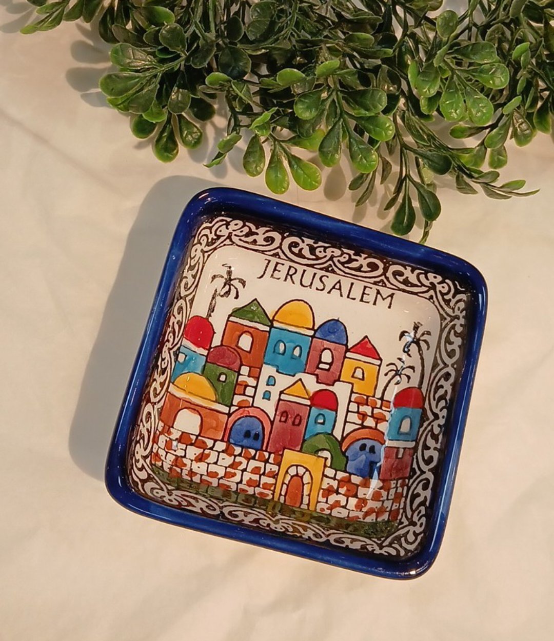 Square ceramic plate