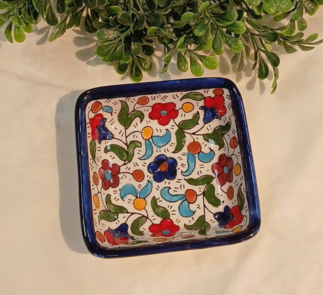 Square ceramic plate