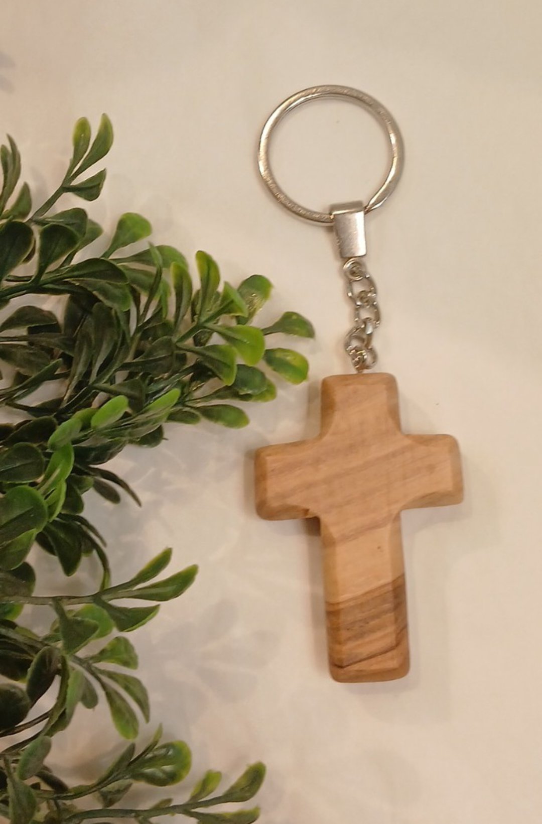 Keychain olive wood with Jesus.