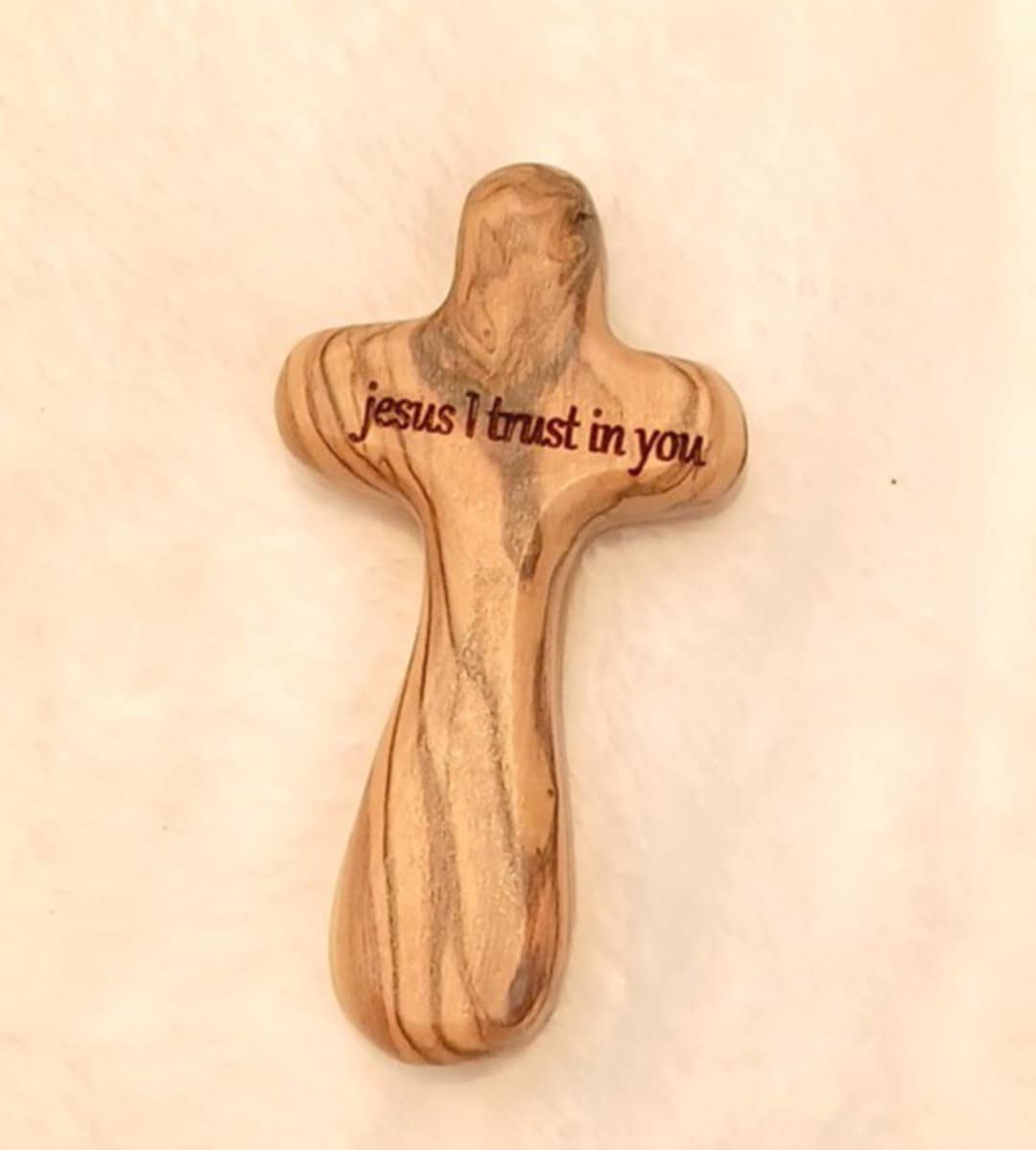 Comfort cross olive wood with sentence on it