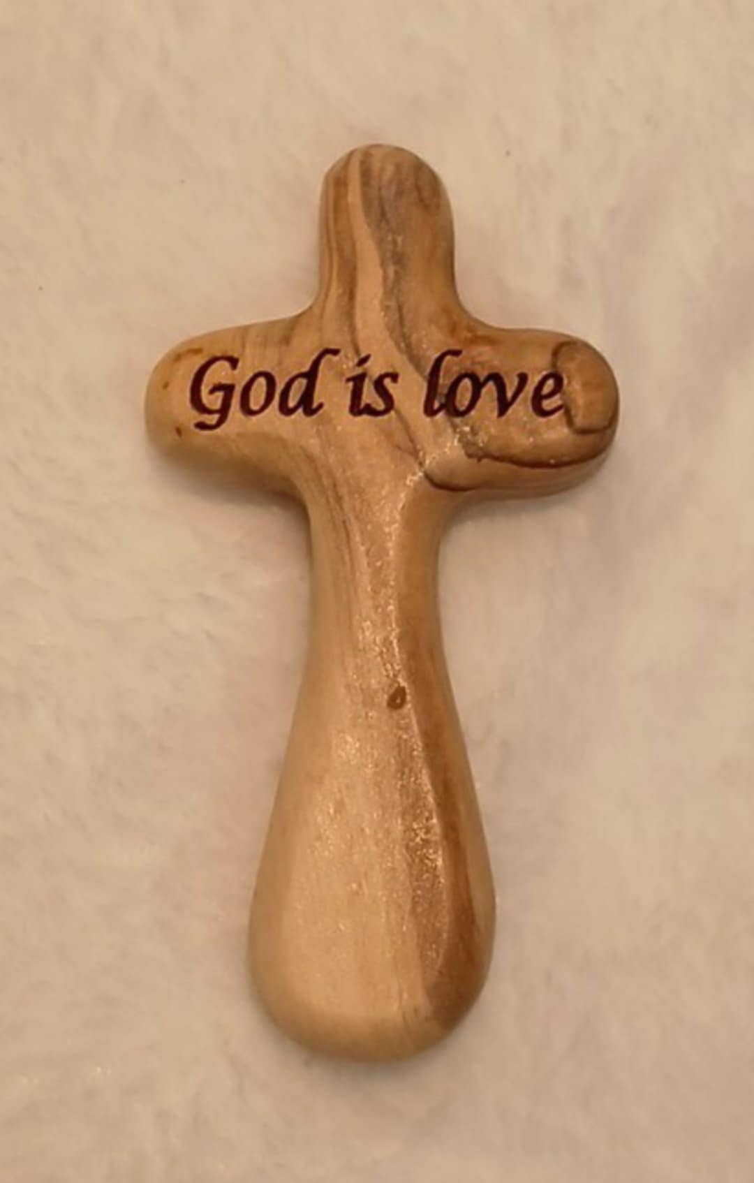 Comfort cross olive wood with sentence on it