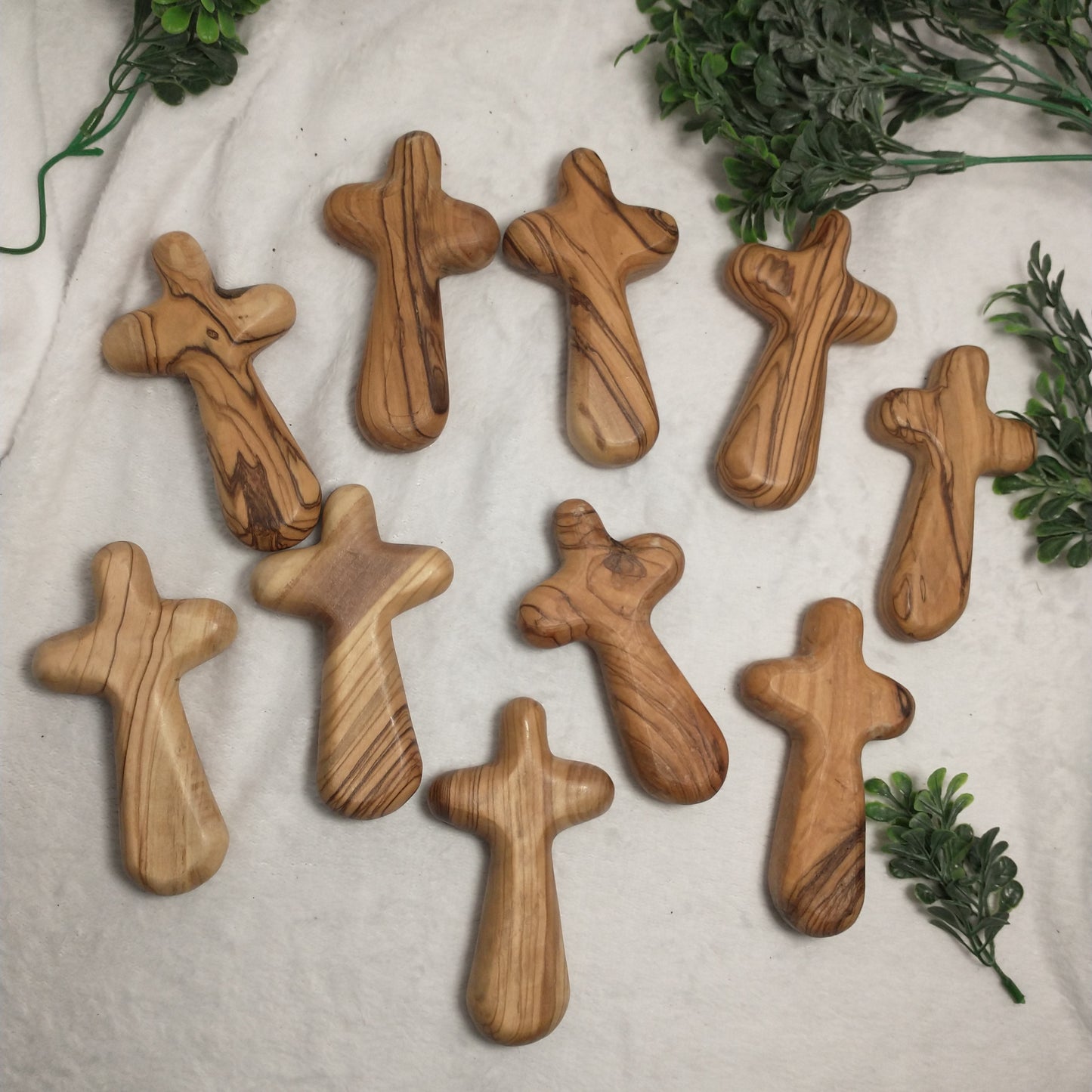 Comfort cross Olive wood medium size