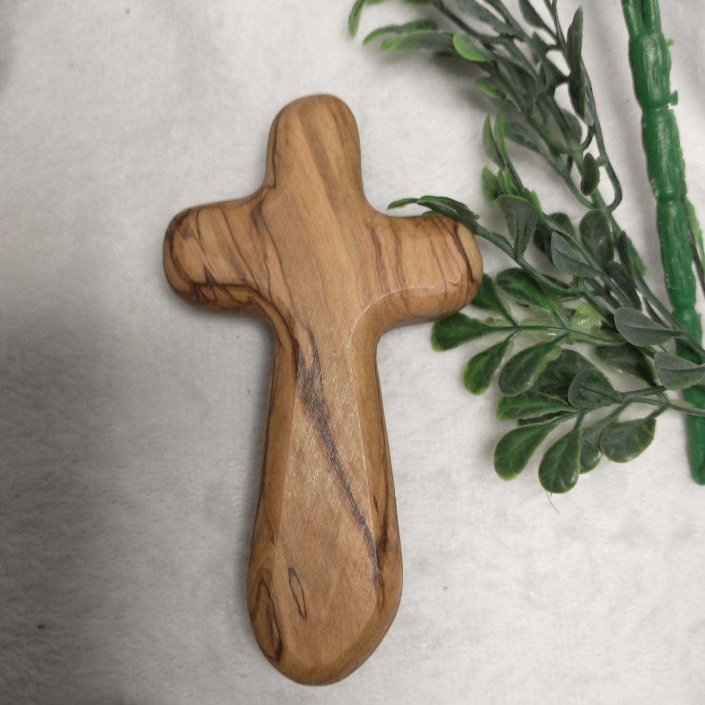 Comfort cross Olive wood medium size