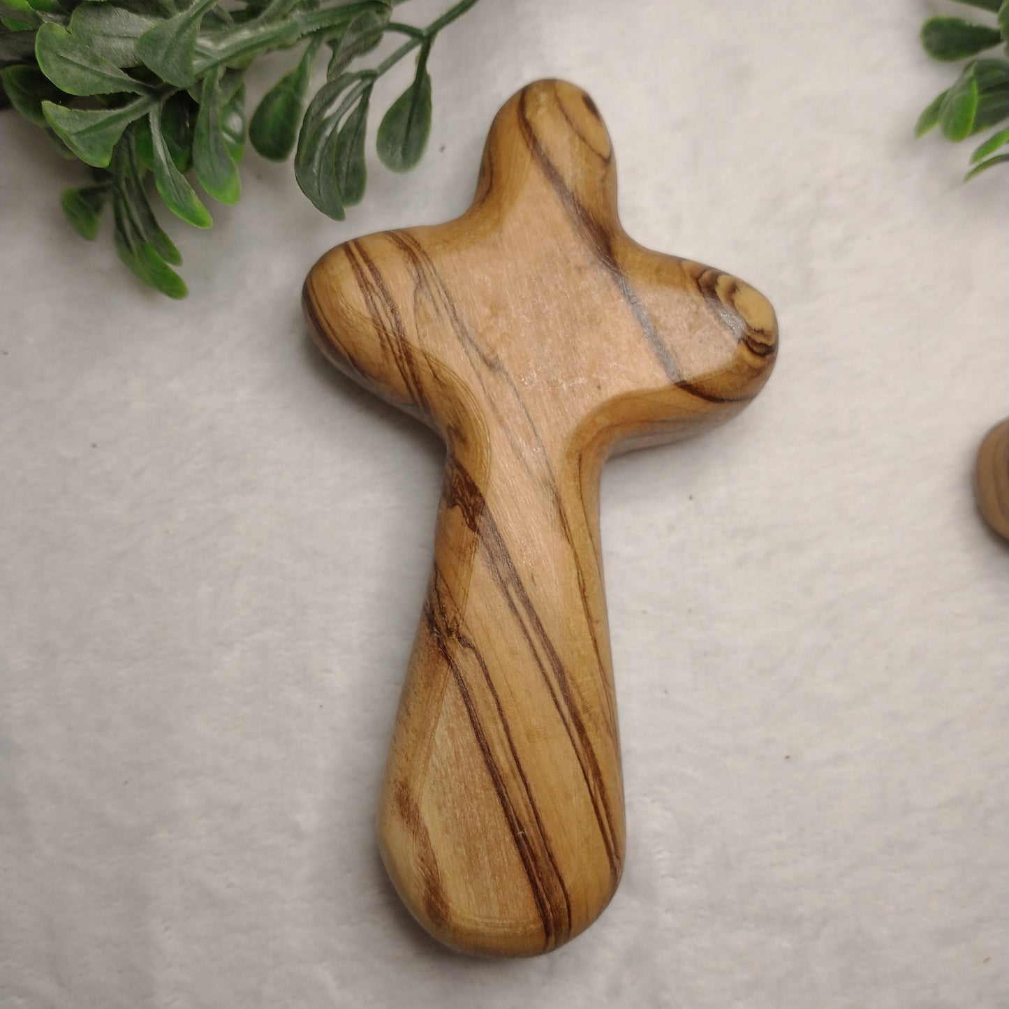 Comfort cross Olive wood medium size