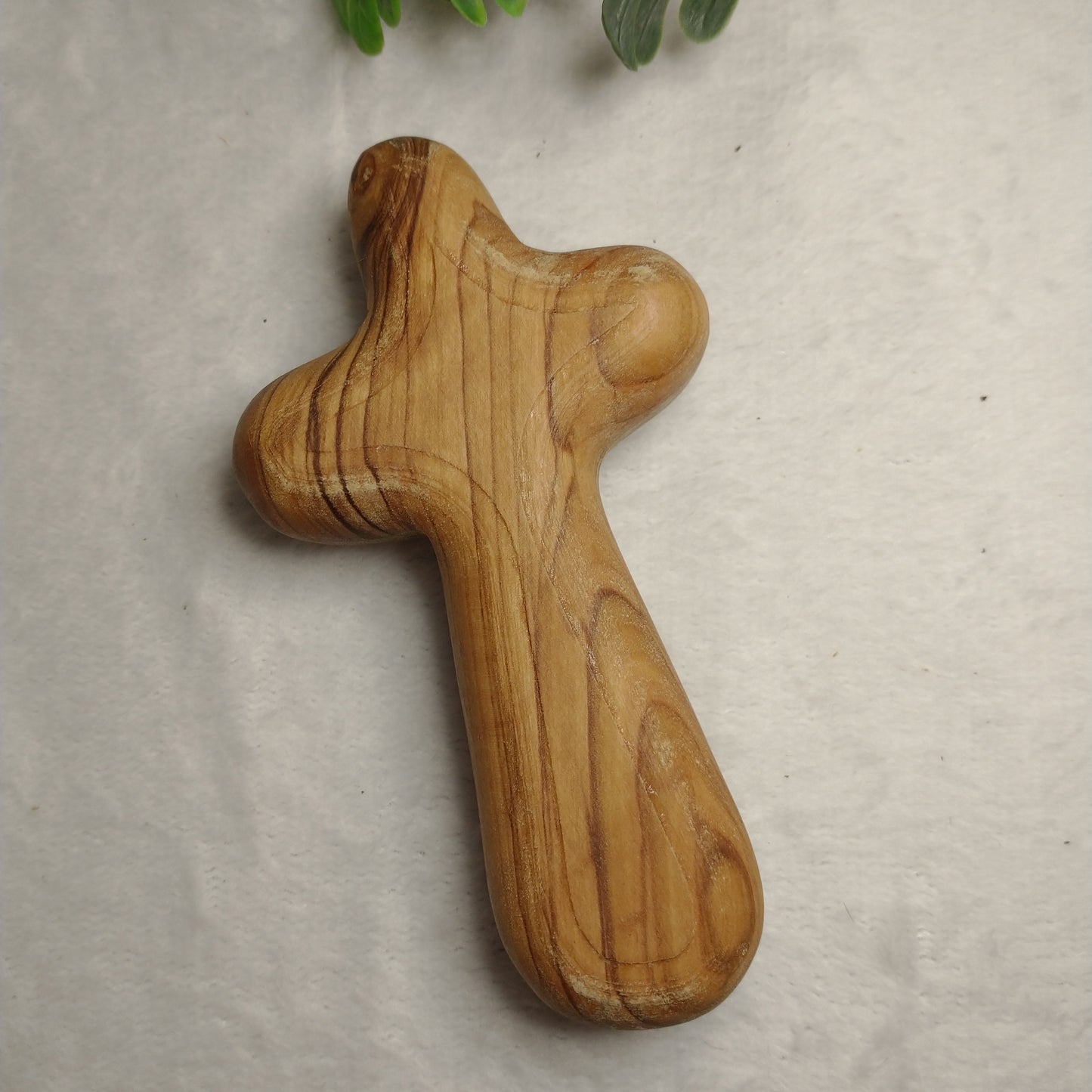 Comfort cross Olive wood medium size