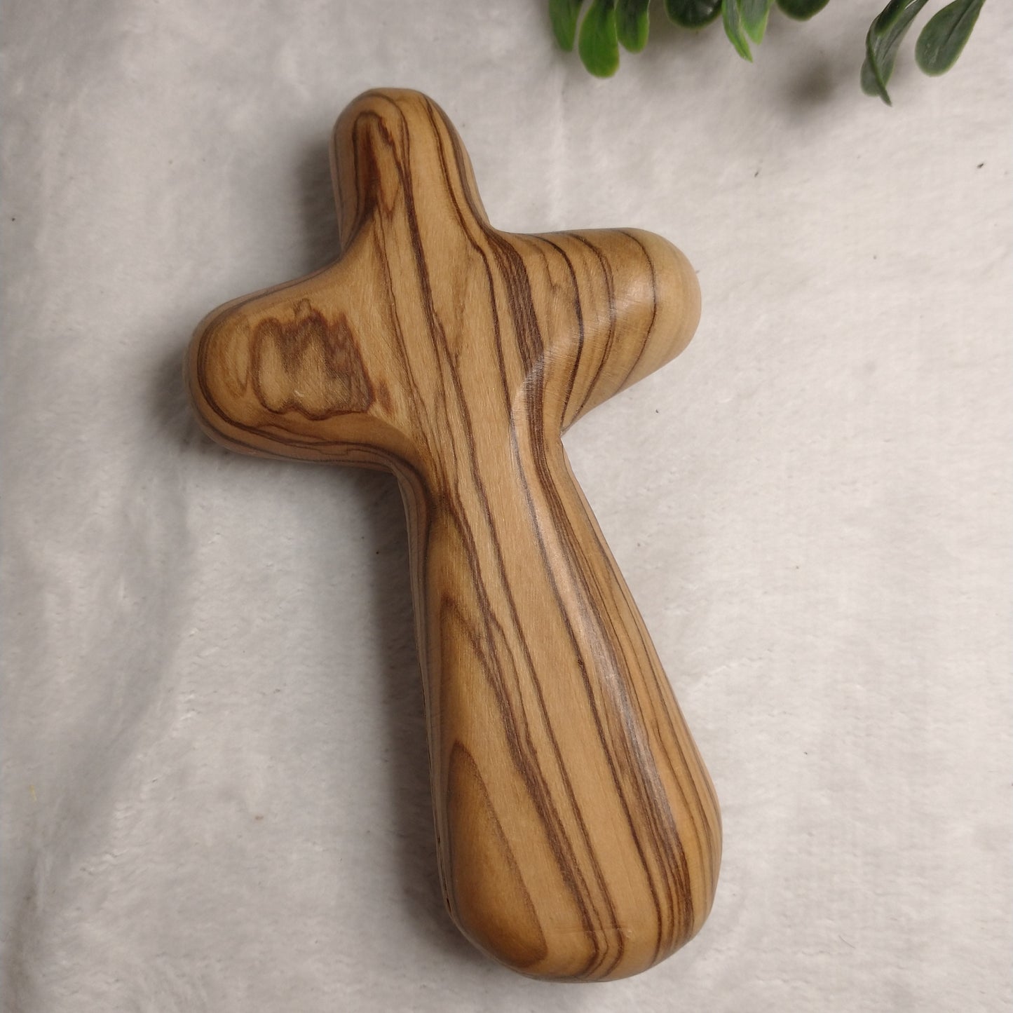 Comfort cross Olive wood medium size