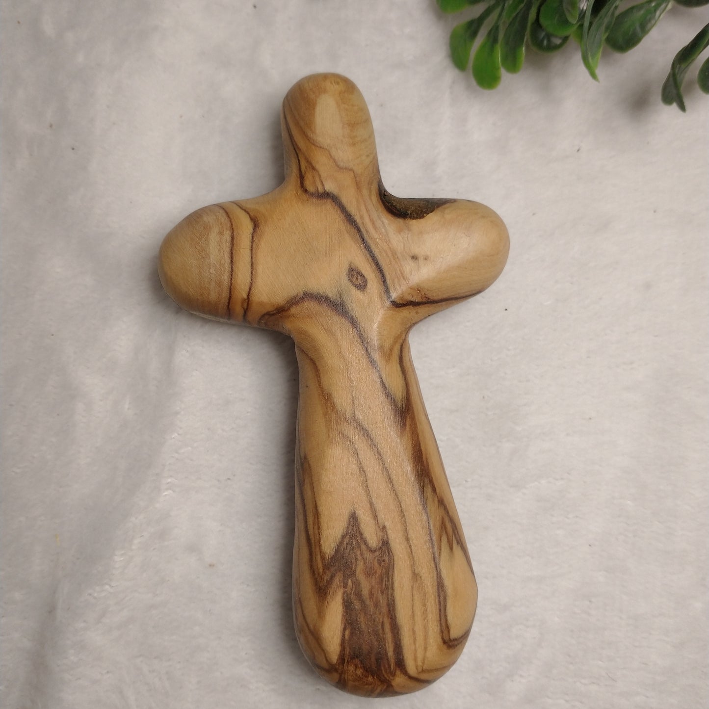 Comfort cross Olive wood medium size