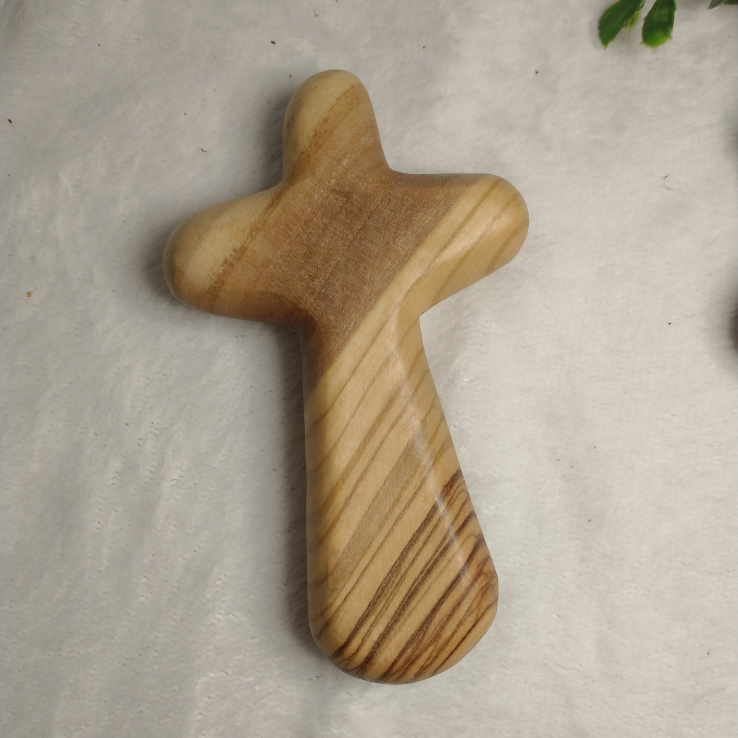 Comfort cross Olive wood medium size