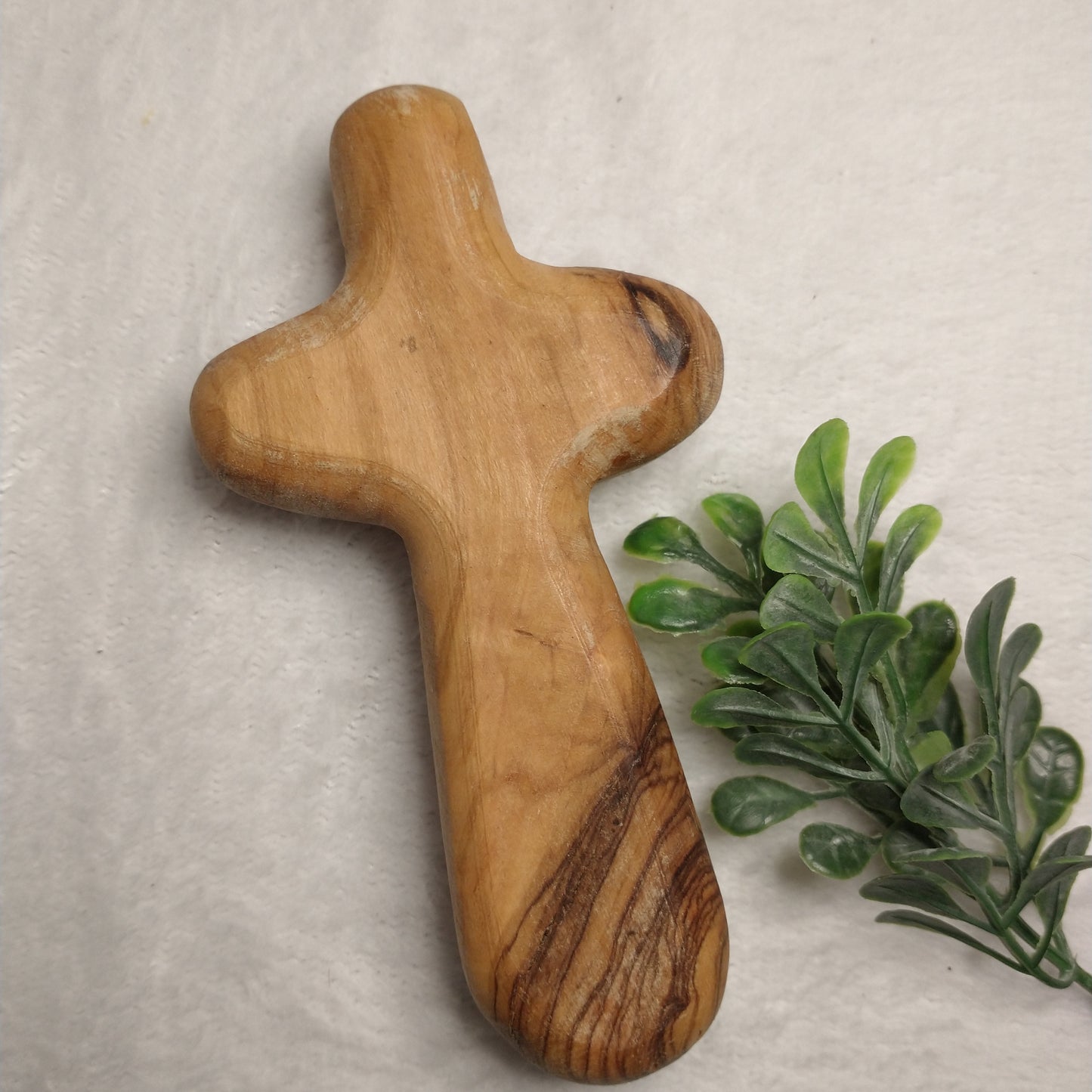 Comfort cross Olive wood medium size