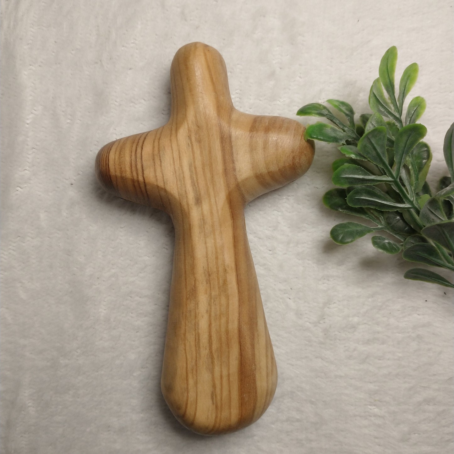 Comfort cross Olive wood medium size