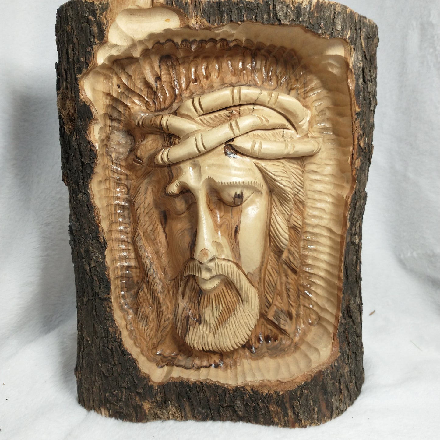 Cabeza de Jesús Madera de olivo.