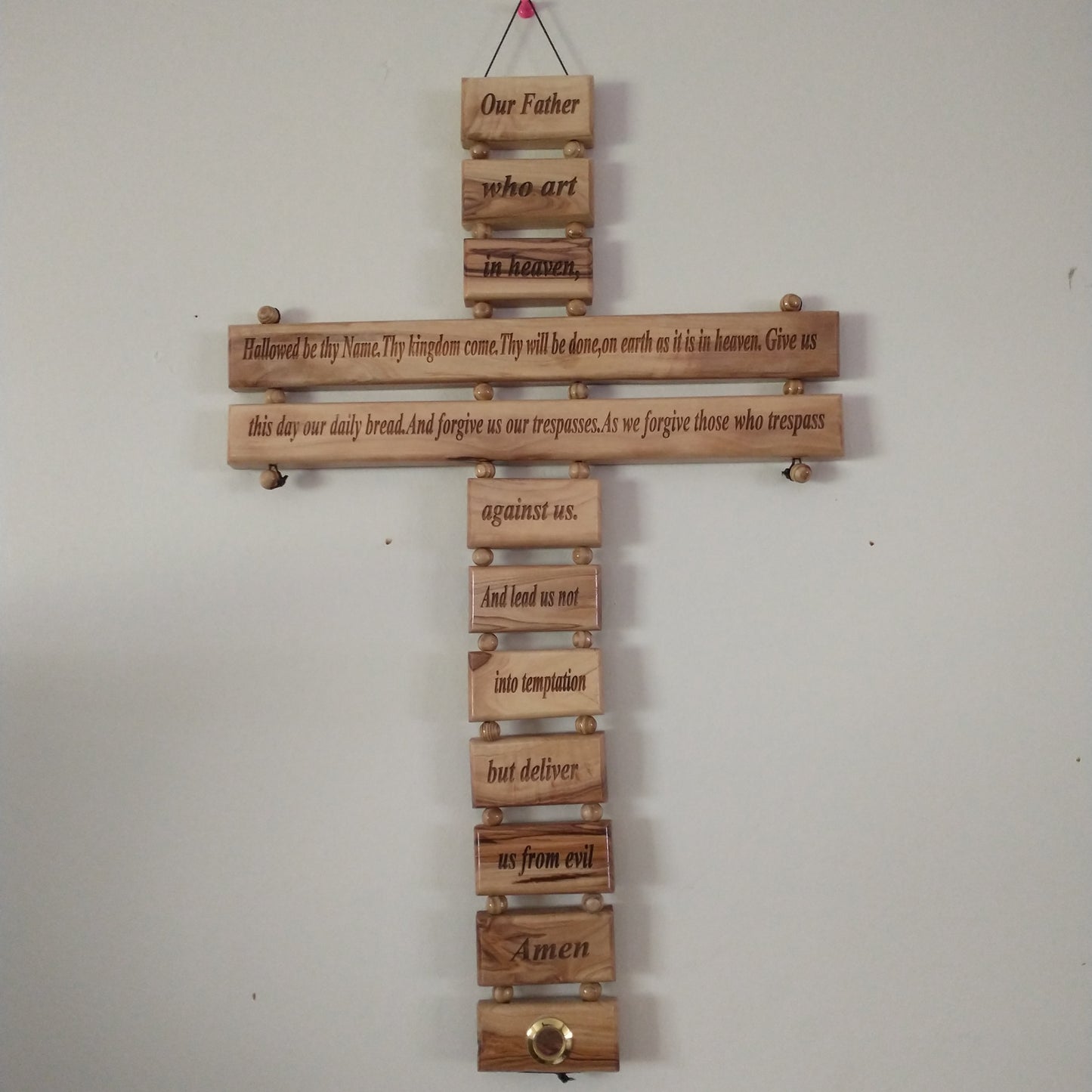 Señor de oración del Padre Nuestro. Madera de olivo. Hecho a mano en Belén.