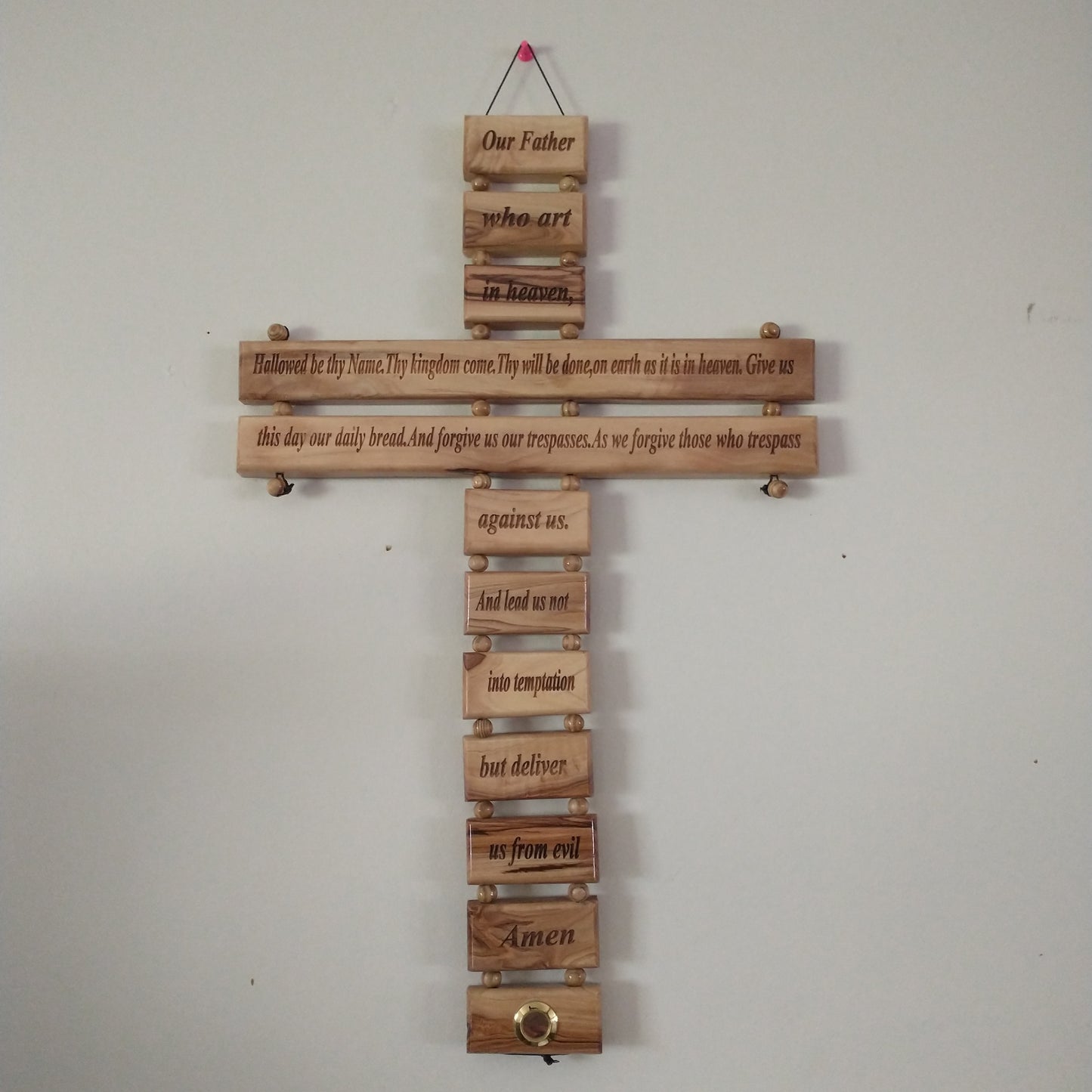 Señor de oración del Padre Nuestro. Madera de olivo. Hecho a mano en Belén.