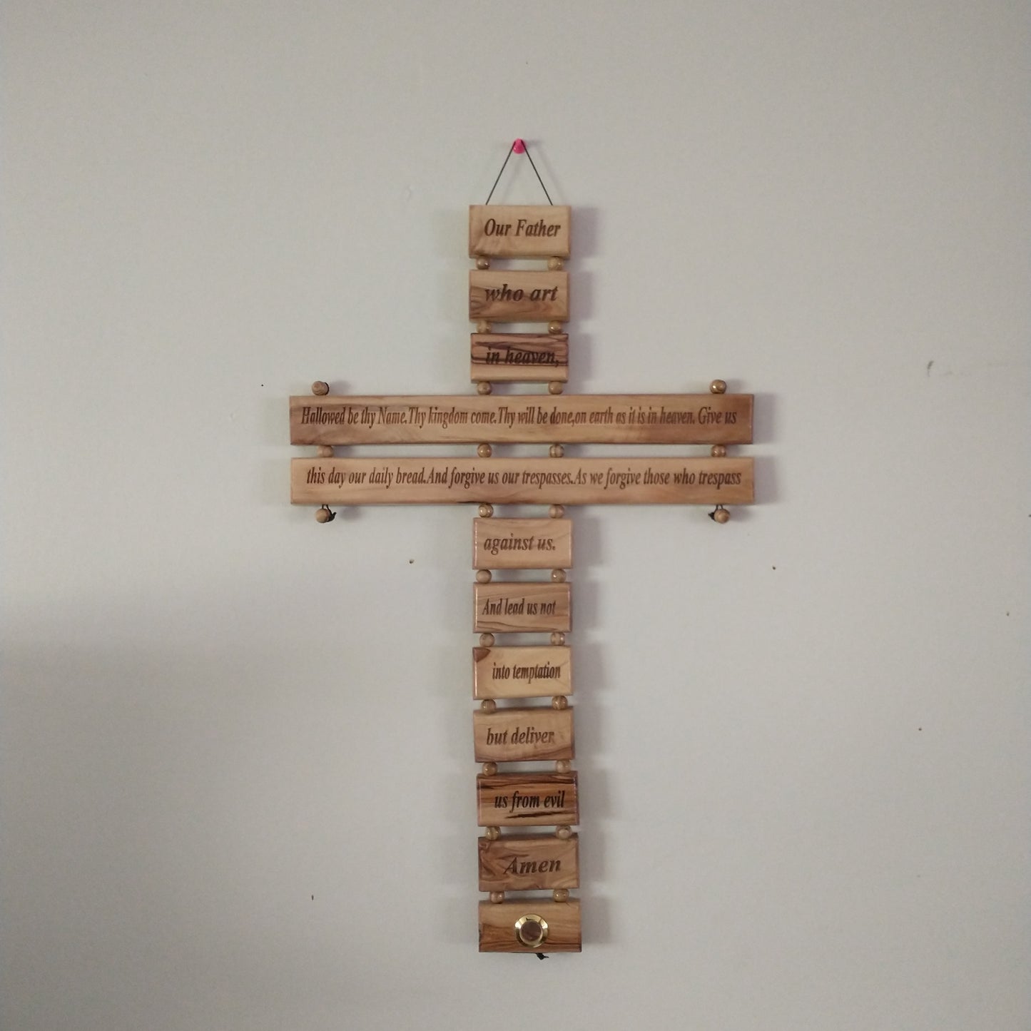 Señor de oración del Padre Nuestro. Madera de olivo. Hecho a mano en Belén.